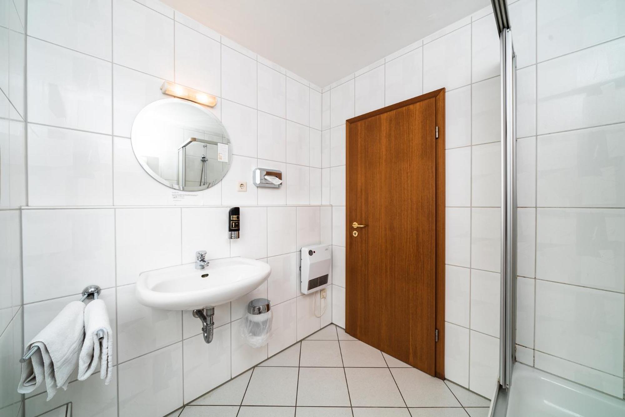 G & L Hotel Dortmund Ngoại thất bức ảnh